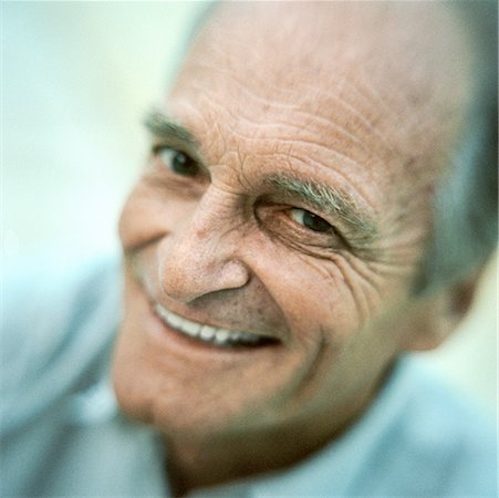elderly face - Portrait of senior man Foto de stock - Sin royalties Premium, Código: 632-01143549