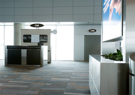 empty airport - Check-in counter at boarding gate Stock Photo - Premium Royalty-Free, Code: 632-01155972