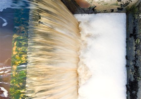 poluição da água - Paper mill, waste water, high angle view Foto de stock - Royalty Free Premium, Número: 632-01157342