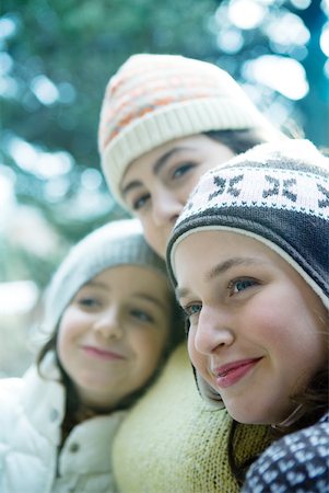 simsearch:696-03401679,k - Young friends wearing winter clothing Stock Photo - Premium Royalty-Free, Code: 632-01380798