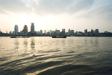 China, Provinz Guangdong Guangzhou, Blick auf Hochhäuser aus Fluss Stockbilder - Premium RF Lizenzfrei, Bildnummer: 632-01637934