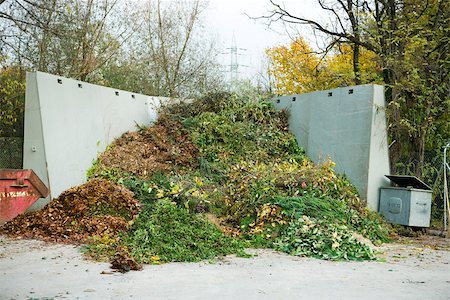 Large pile of compost Foto de stock - Sin royalties Premium, Código: 632-02690387