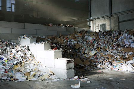 simsearch:632-02690387,k - Große Haufen Papier im recycling-center Stockbilder - Premium RF Lizenzfrei, Bildnummer: 632-02690391