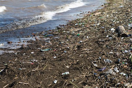 Shore littered with trash and debris Stock Photo - Premium Royalty-Free, Code: 632-02745074
