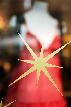 Shop window decorated with star, close-up Stock Photo - Premium Royalty-Free, Code: 632-03083504