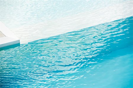 surface - Swimming pool with ledge separating deep and shallow ends Stock Photo - Premium Royalty-Free, Code: 632-03193630