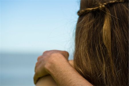 Couple, man's arm around woman's shoulder, cropped Foto de stock - Sin royalties Premium, Código: 632-03424595