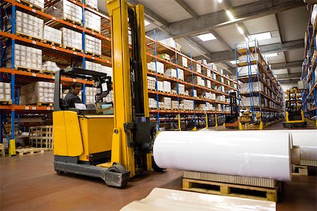 Lager mit beschichtetem Fabric Produkte lagernd Stockbilder - Premium RF Lizenzfrei, Bildnummer: 632-03500554