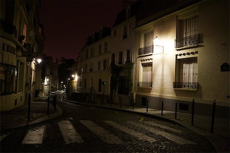 France, Paris, Montmartre, Rue Cortot at night Stock Photo - Premium Royalty-Free, Code: 632-03500694