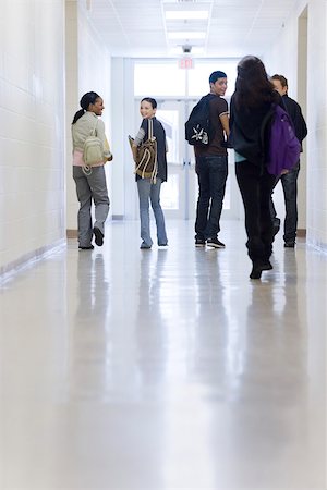 diverse group of friends - High school students walking down school corridor Foto de stock - Sin royalties Premium, Código: 632-03629722