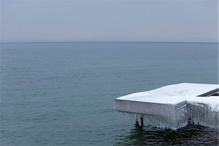simsearch:632-03651911,k - Dock covered in ice and snow Fotografie stock - Premium Royalty-Free, Codice: 632-03651894
