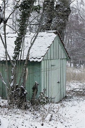simsearch:632-03651869,k - Shed covered in snow Fotografie stock - Premium Royalty-Free, Codice: 632-03651899