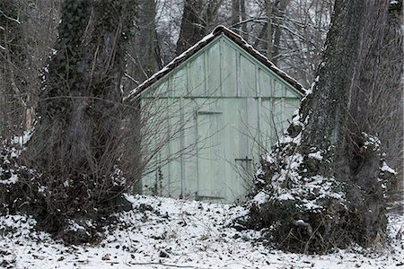 simsearch:632-03651911,k - Shed in wintery landscape Fotografie stock - Premium Royalty-Free, Codice: 632-03651900