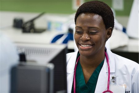 satisfaction african american - Healthcare worker, portrait Stock Photo - Premium Royalty-Free, Code: 632-03651964