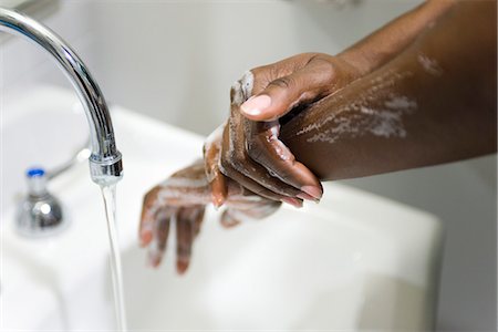 disinfettato - Washing hands Fotografie stock - Premium Royalty-Free, Codice: 632-03651962