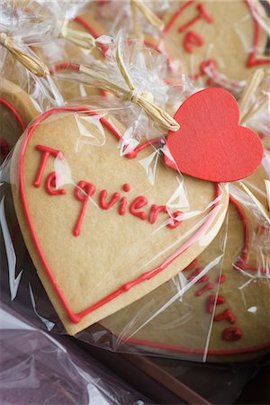simsearch:632-03754626,k - Valentine's Day cookies Fotografie stock - Premium Royalty-Free, Codice: 632-03754211
