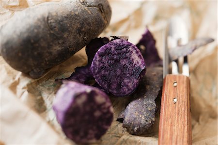 pelar - Purple potatoes Foto de stock - Sin royalties Premium, Código: 632-03754253