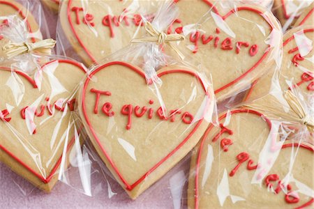 simsearch:632-03754626,k - Valentine's Day cookies Fotografie stock - Premium Royalty-Free, Codice: 632-03754676