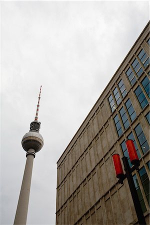 radiodiffusion - Allemagne, Berlin, Alexanderplatz, la Fernsehturm (tour de télévision) Photographie de stock - Premium Libres de Droits, Code: 632-03779407