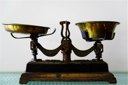 Antique two pan balance scale Fotografie stock - Premium Royalty-Free, Codice: 632-03847668