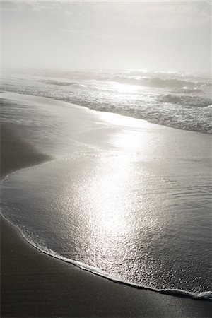 simplicidad - Surf lapping beach Foto de stock - Sin royalties Premium, Código: 632-03897817