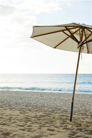 quitasol - Beach umbrella Foto de stock - Sin royalties Premium, Código: 632-03897840