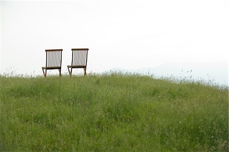 silla de playa - EmZSy chairs on meadow Foto de stock - Sin royalties Premium, Código: 633-05401494