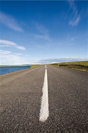 Route 1 around Lake Myvatn, Iceland Foto de stock - Sin royalties Premium, Código: 633-06354953
