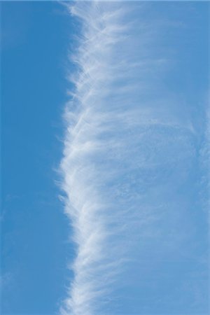 simsearch:633-06406753,k - Vapor trail in blue sky Stock Photo - Premium Royalty-Free, Code: 633-06406350