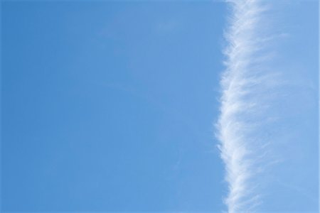simsearch:633-06406753,k - Vapor trail in blue sky Stock Photo - Premium Royalty-Free, Code: 633-06406404