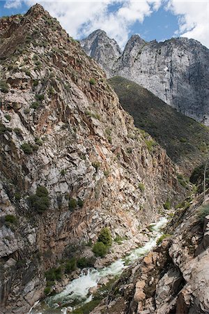 simsearch:633-08482085,k - Mountain stream coursing through rocky landscape, Kings Canyon National Park, California, USA Foto de stock - Sin royalties Premium, Código: 633-08482246