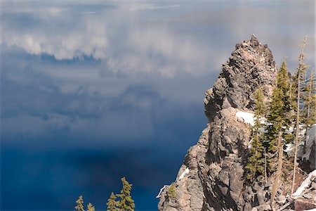 Rock formation in Crater Lake National Park, Oregon, USA Stock Photo - Premium Royalty-Free, Code: 633-08482243