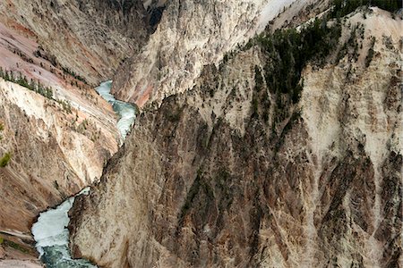 simsearch:633-08639086,k - River running through canyon in Yellowstone National Park, Wyoming, USA Photographie de stock - Premium Libres de Droits, Code: 633-08638984