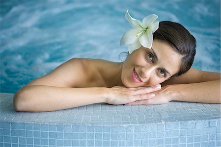 simsearch:633-08151038,k - Woman relaxing in jacuzzi Stock Photo - Premium Royalty-Free, Code: 633-08639036