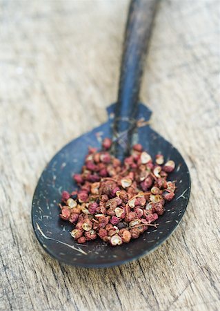 simsearch:633-01273283,k - Szechuan peppercorns Stock Photo - Premium Royalty-Free, Code: 633-01272553