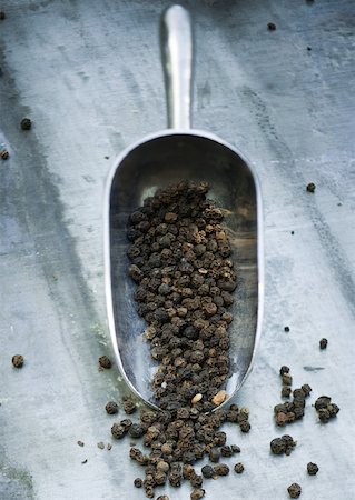 simsearch:633-01273283,k - Black peppercorns Stock Photo - Premium Royalty-Free, Code: 633-01272914