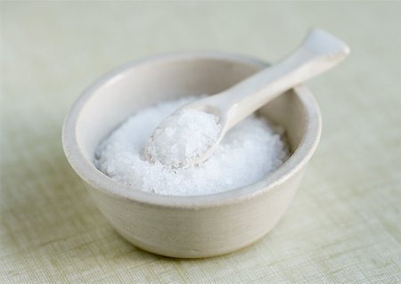 sea salt in bowl - Salt dish with spoon Stock Photo - Premium Royalty-Free, Code: 633-01273345