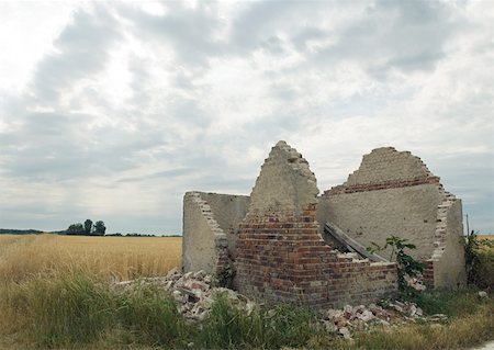 simsearch:614-05792468,k - Brique bâtiment en ruines dans la campagne Photographie de stock - Premium Libres de Droits, Code: 633-01273422