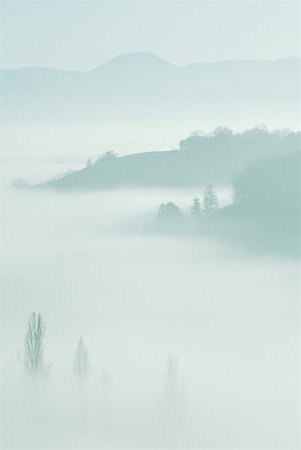 simsearch:633-01573326,k - Misty mountain landscape Fotografie stock - Premium Royalty-Free, Codice: 633-01574184