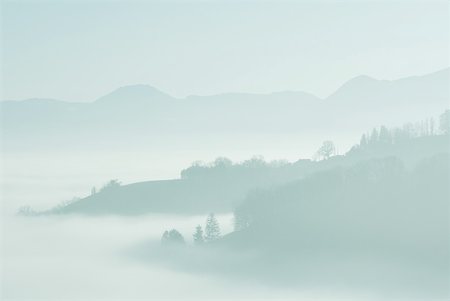 Paysage de montagne brumeux Photographie de stock - Premium Libres de Droits, Code: 633-01574188