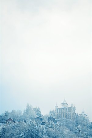 simsearch:632-03027522,k - Switzerland, Vaud canton, Lavaux region, snowy mountain landscape with castle Foto de stock - Sin royalties Premium, Código: 633-01572924