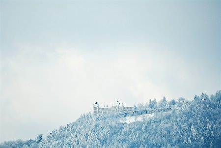 simsearch:633-01574103,k - Switzerland, Vaud canton, Lavaux region, snowy mountain landscape with castle Stock Photo - Premium Royalty-Free, Code: 633-01572964
