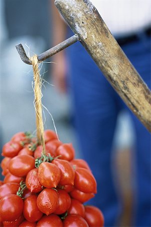 simsearch:633-01274090,k - Tas de tomates de vigne Photographie de stock - Premium Libres de Droits, Code: 633-01573655