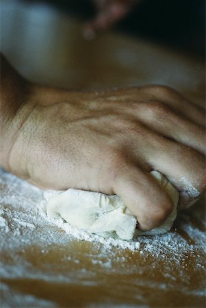 Hand kneading dough Foto de stock - Sin royalties Premium, Código: 633-01573682