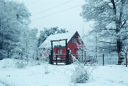Paysage de neige avec chalet Photographie de stock - Premium Libres de Droits, Code: 633-01573690