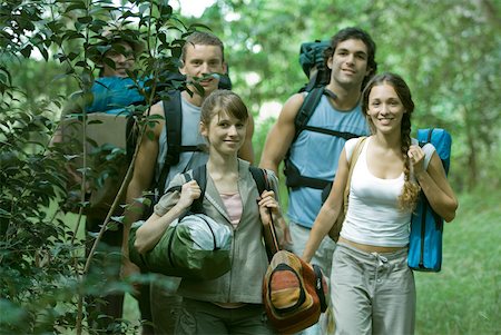 Group of wilderness campers carrying equipment Foto de stock - Sin royalties Premium, Código: 633-01573770