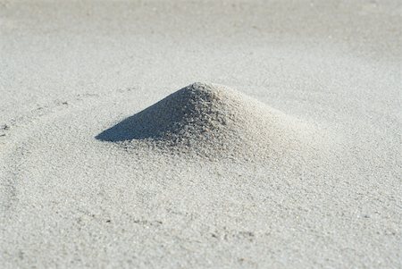 simsearch:633-01714510,k - Mound of sand Foto de stock - Sin royalties Premium, Código: 633-01714285