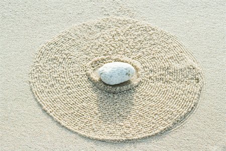 Coral on raked sand, close-up Stock Photo - Premium Royalty-Free, Code: 633-02065831