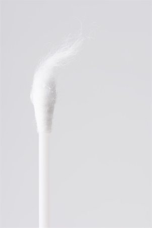 simsearch:633-02231822,k - Cotton swab with end undone into wisps, close-up Stock Photo - Premium Royalty-Free, Code: 633-02231810