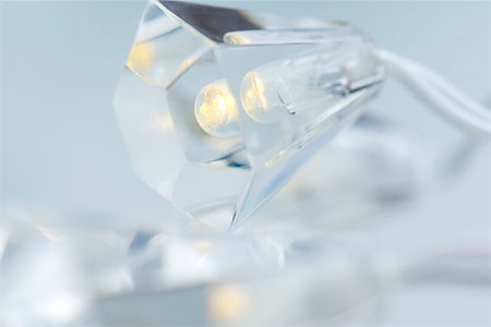 Crystal shaped Christmas lights, extreme close-up Foto de stock - Sin royalties Premium, Código: 633-02418120
